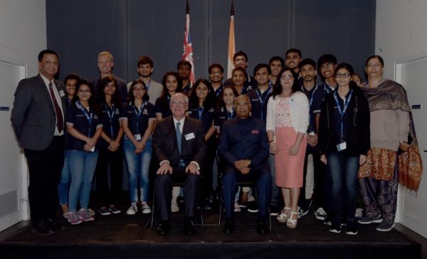 BSc (Blended) cohort posing for a photo with the President of India