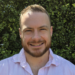 Portrait of Simon Higham.